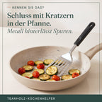 Metallwender kratzt in der Pfanne